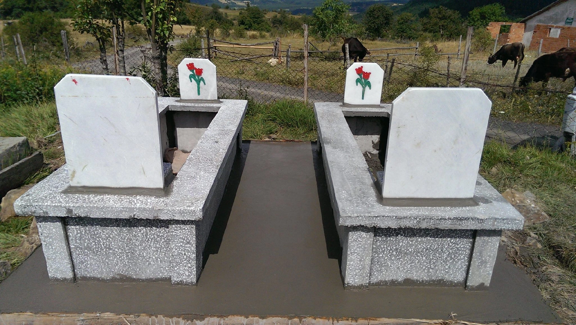 Mozaik-Taş Mezarlar